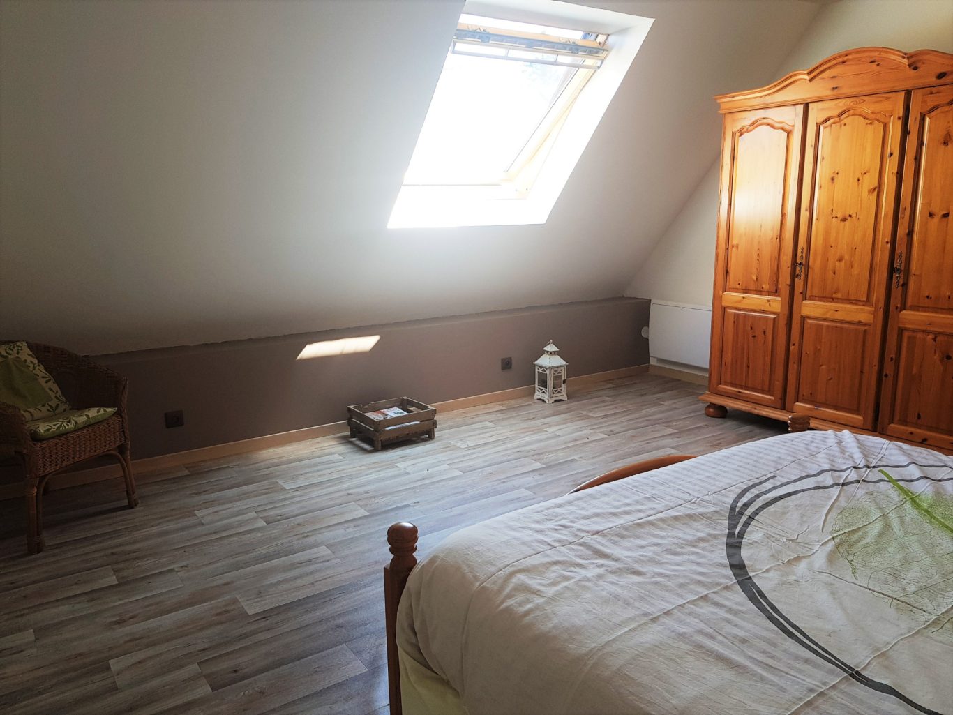 Chambre parentale spacieuse et lumineuse